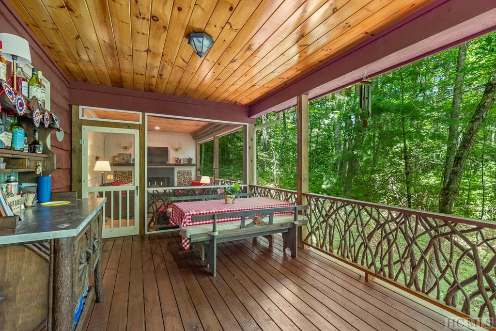 138 Honey Bee Bend