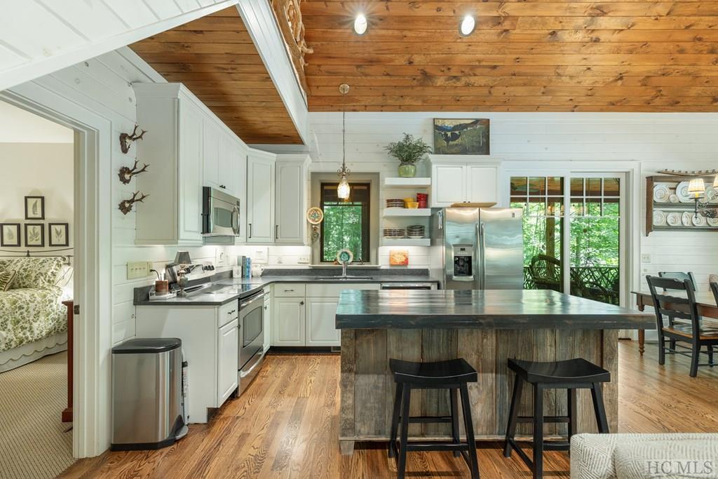 138 Honey Bee Bend