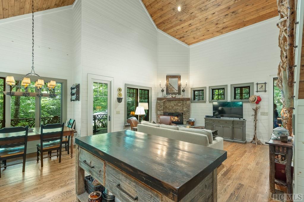 138 Honey Bee Bend