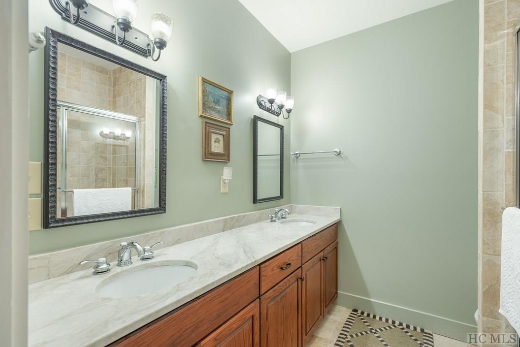 138 Honey Bee Bend