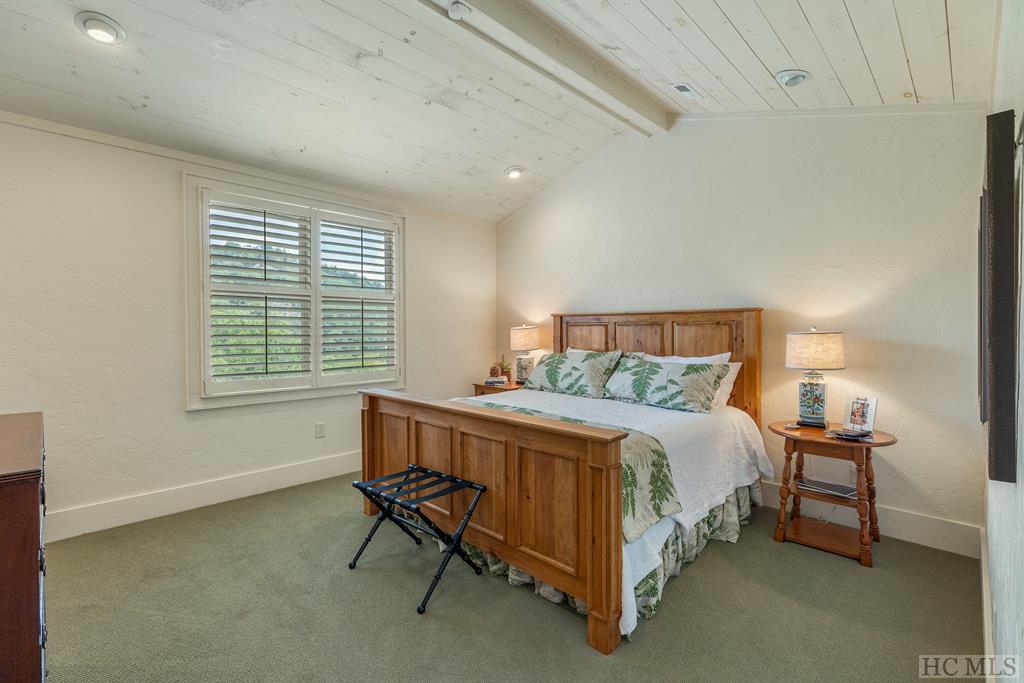 2162 Upper Divide Road