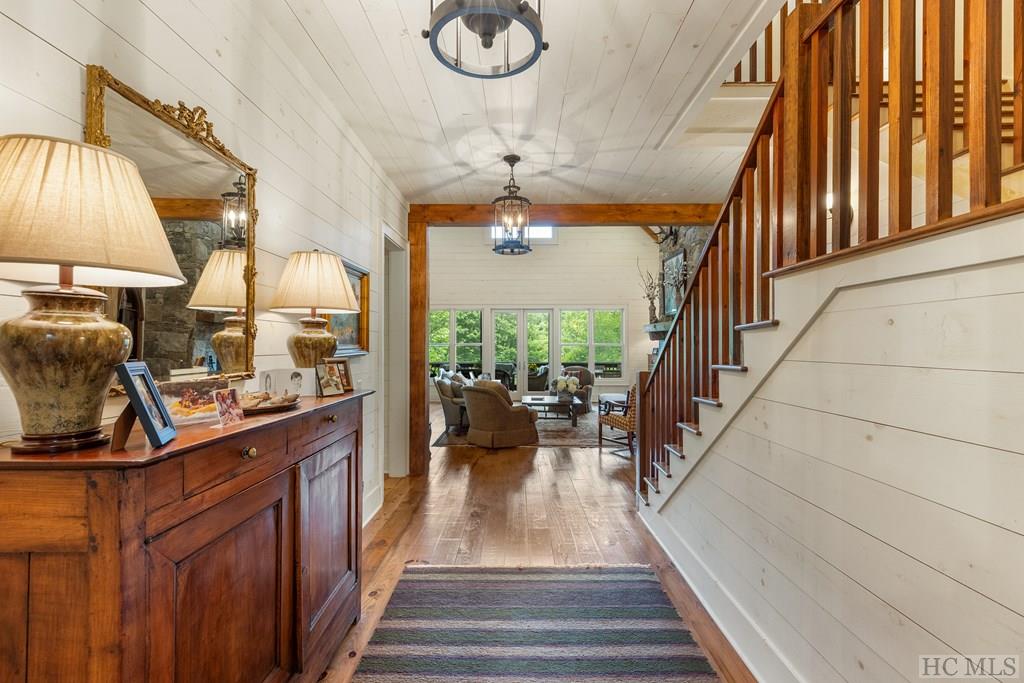 2162 Upper Divide Road