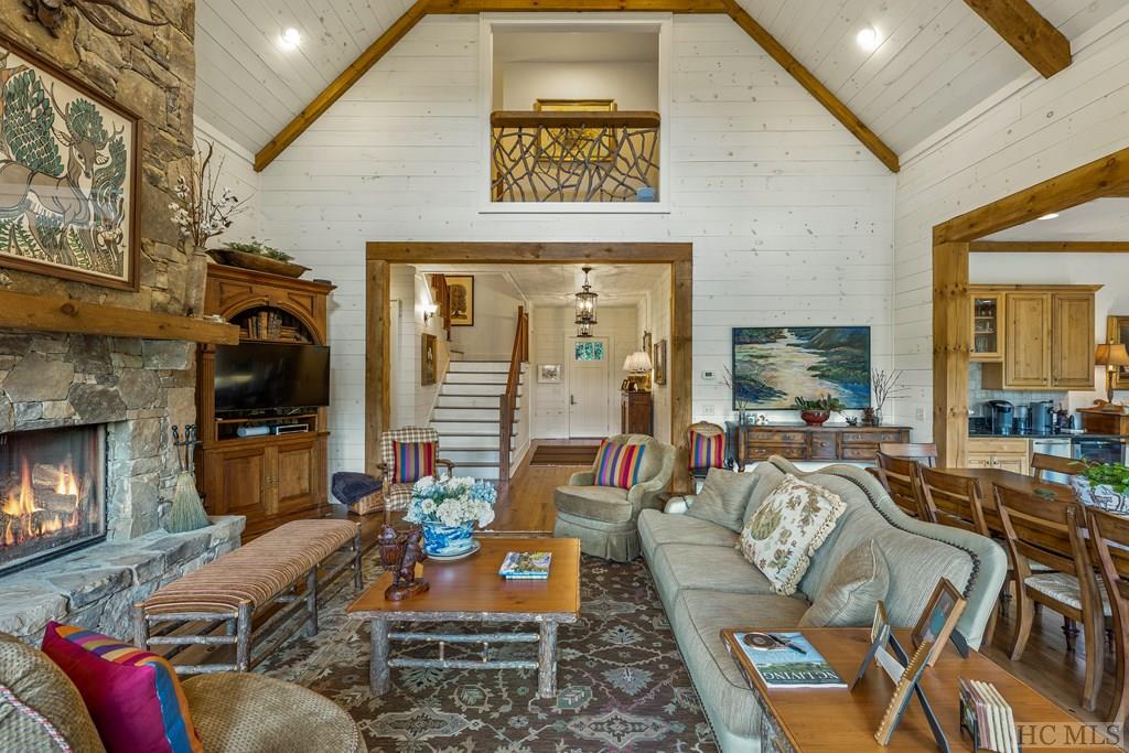 2162 Upper Divide Road