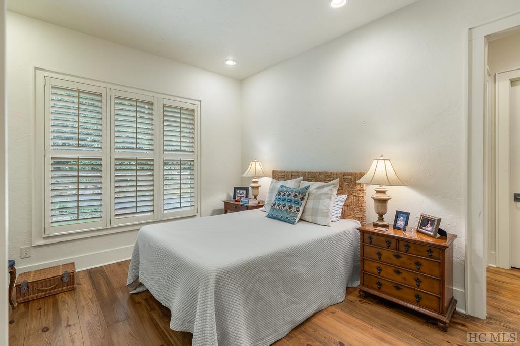 2162 Upper Divide Road