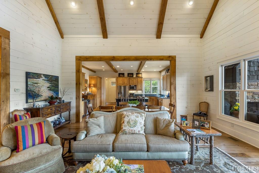 2162 Upper Divide Road