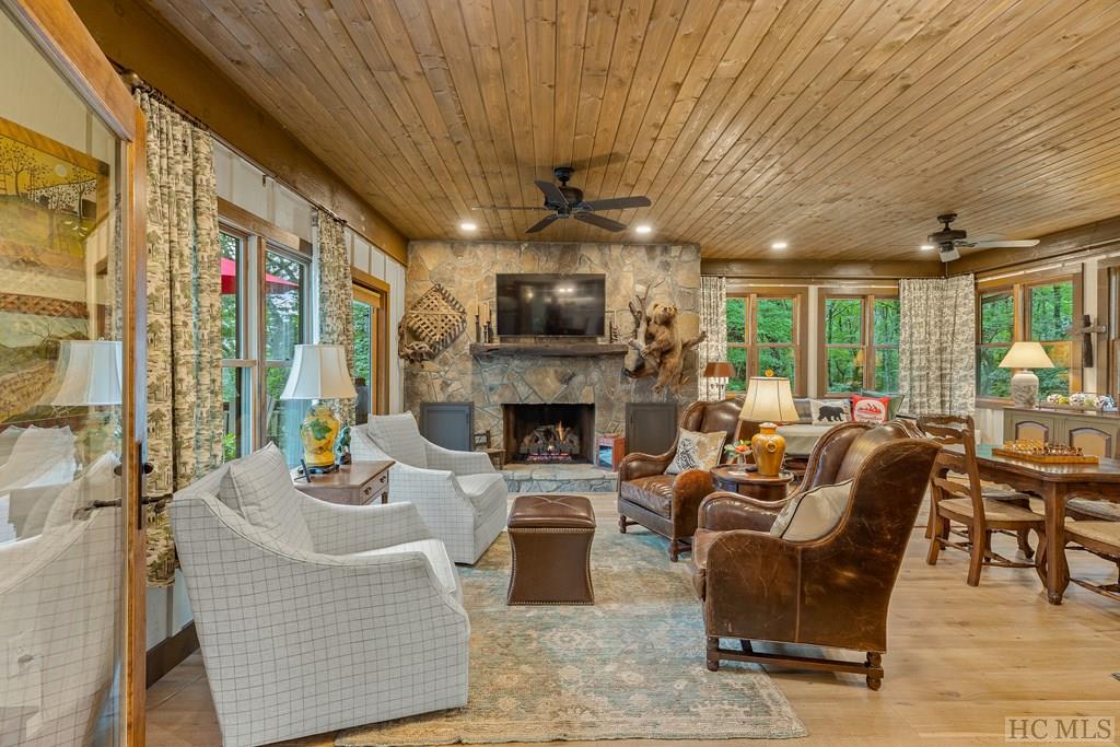 53 Ridge Lane