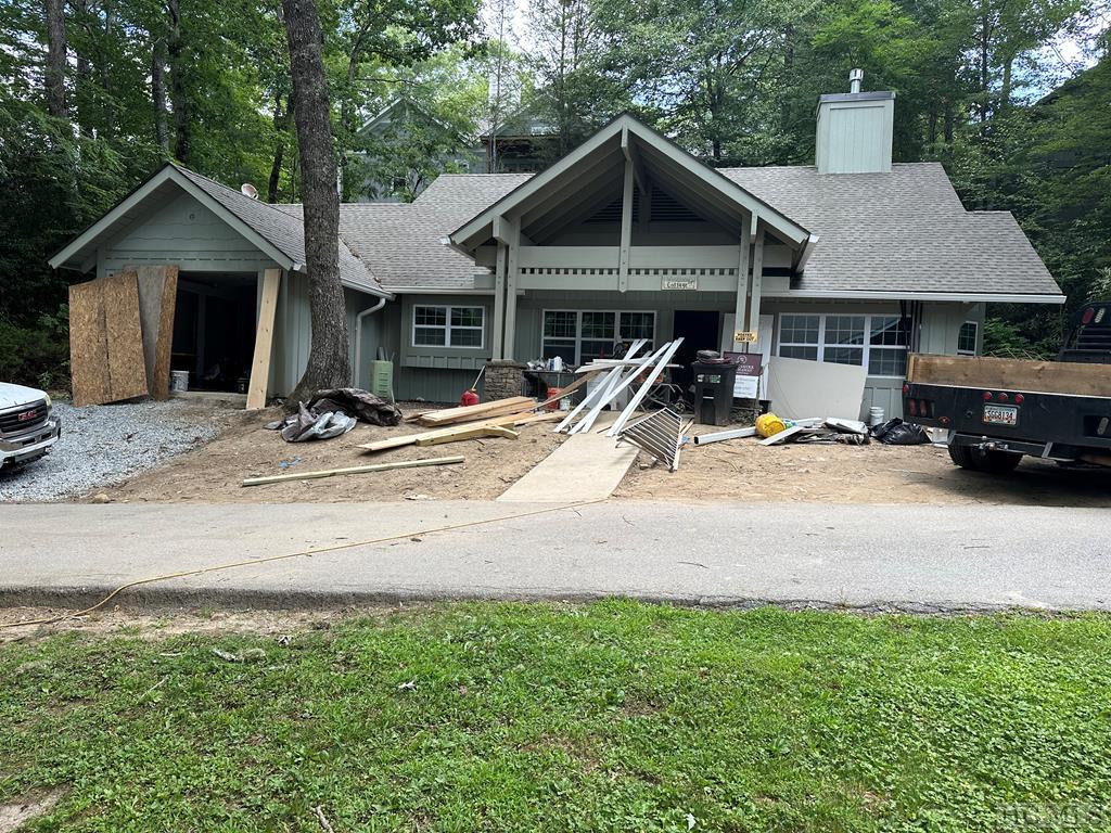 16 Honeysuckle Lane