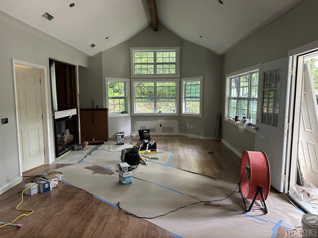 16 Honeysuckle Lane