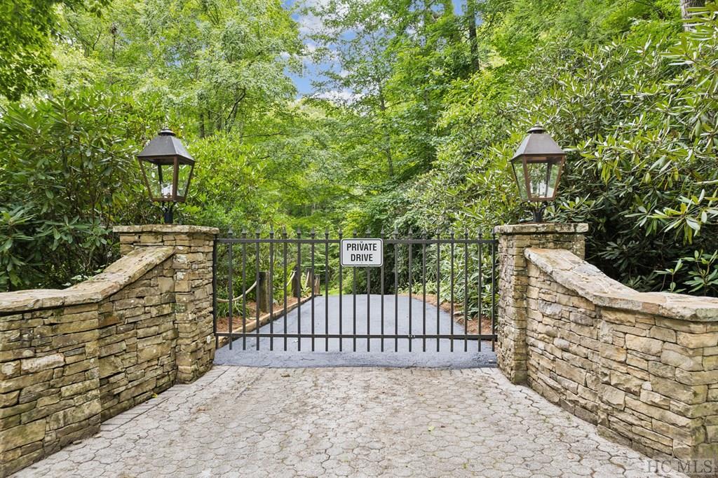 339 Moorewood Road