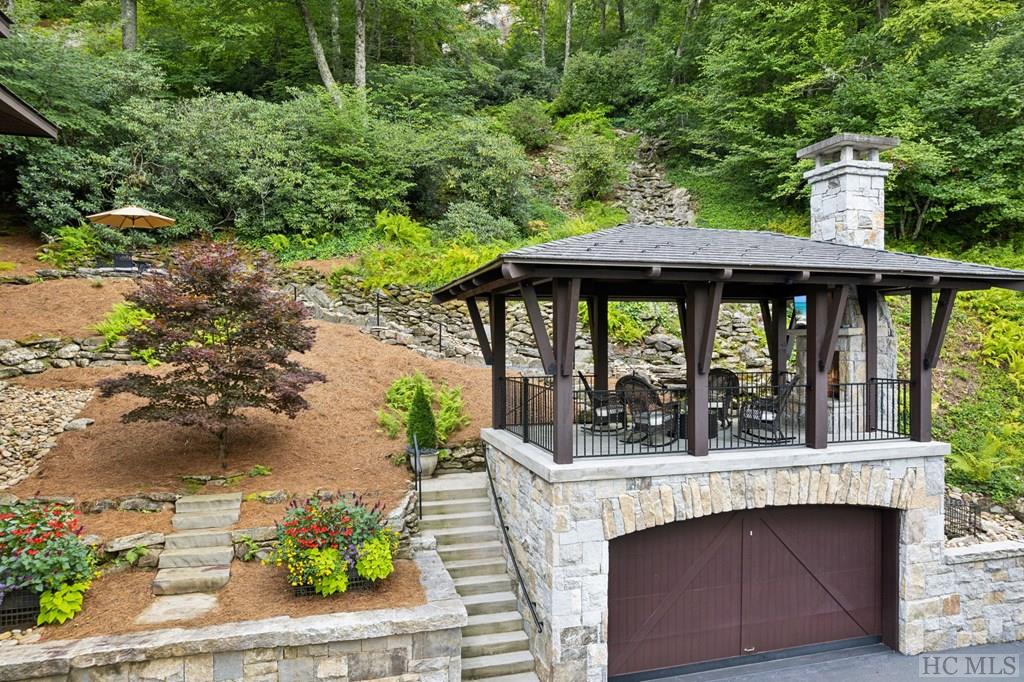 339 Moorewood Road