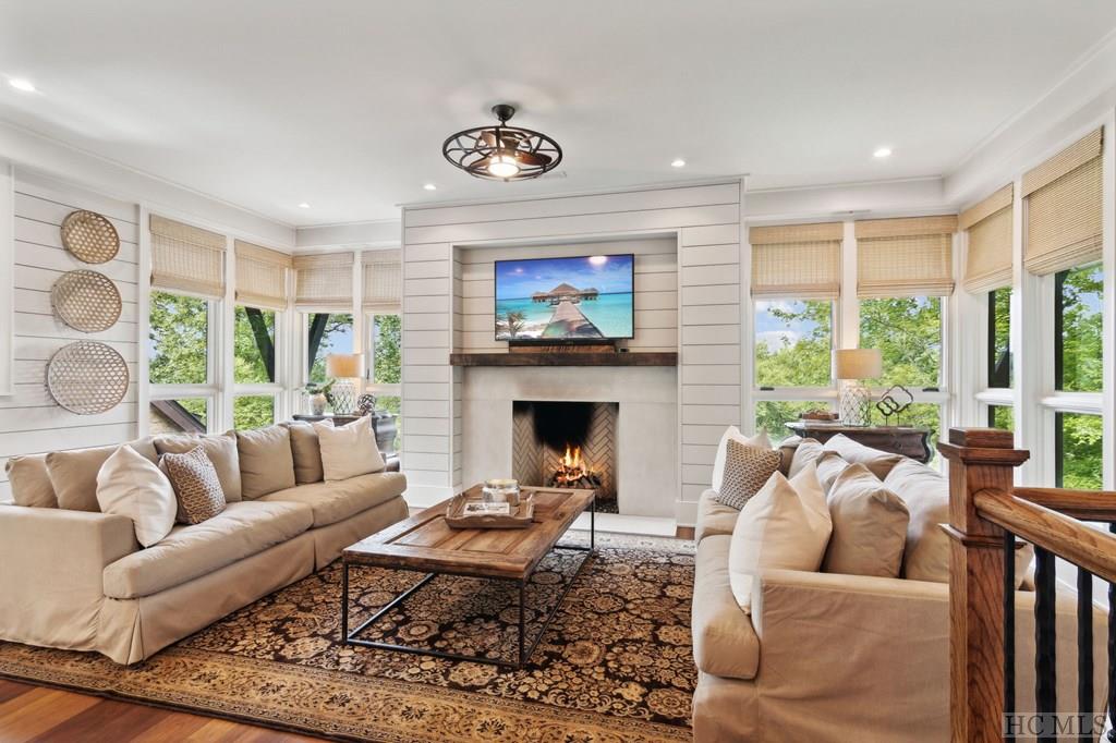 339 Moorewood Road