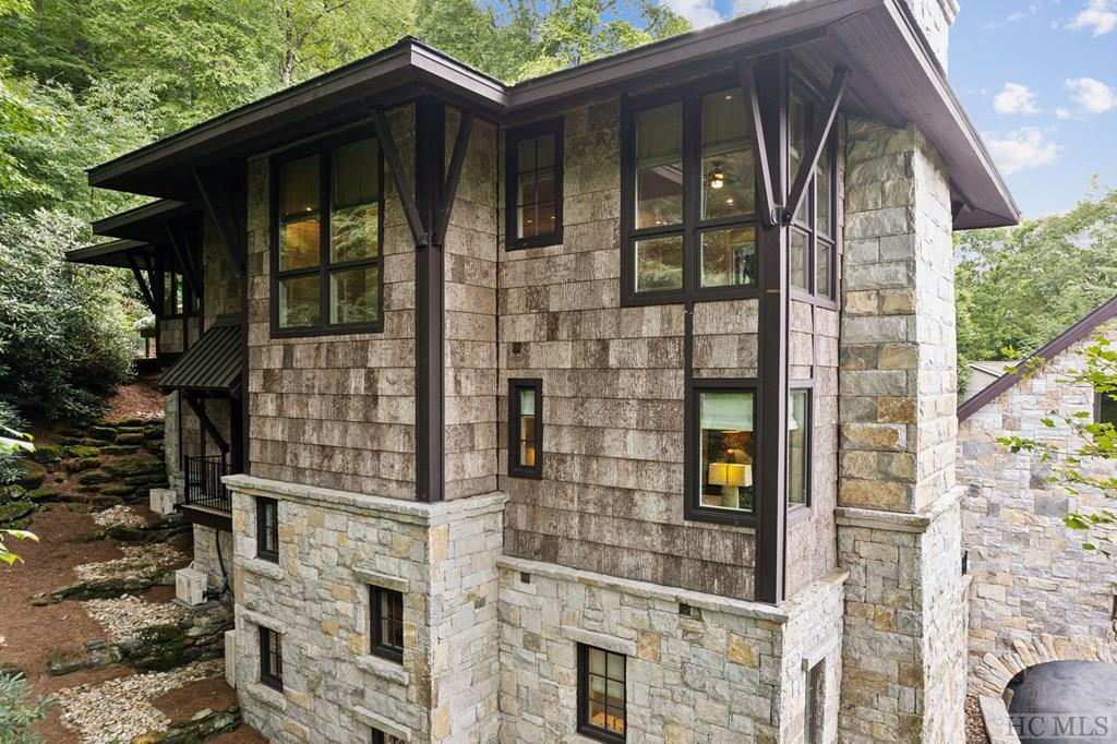 339 Moorewood Road
