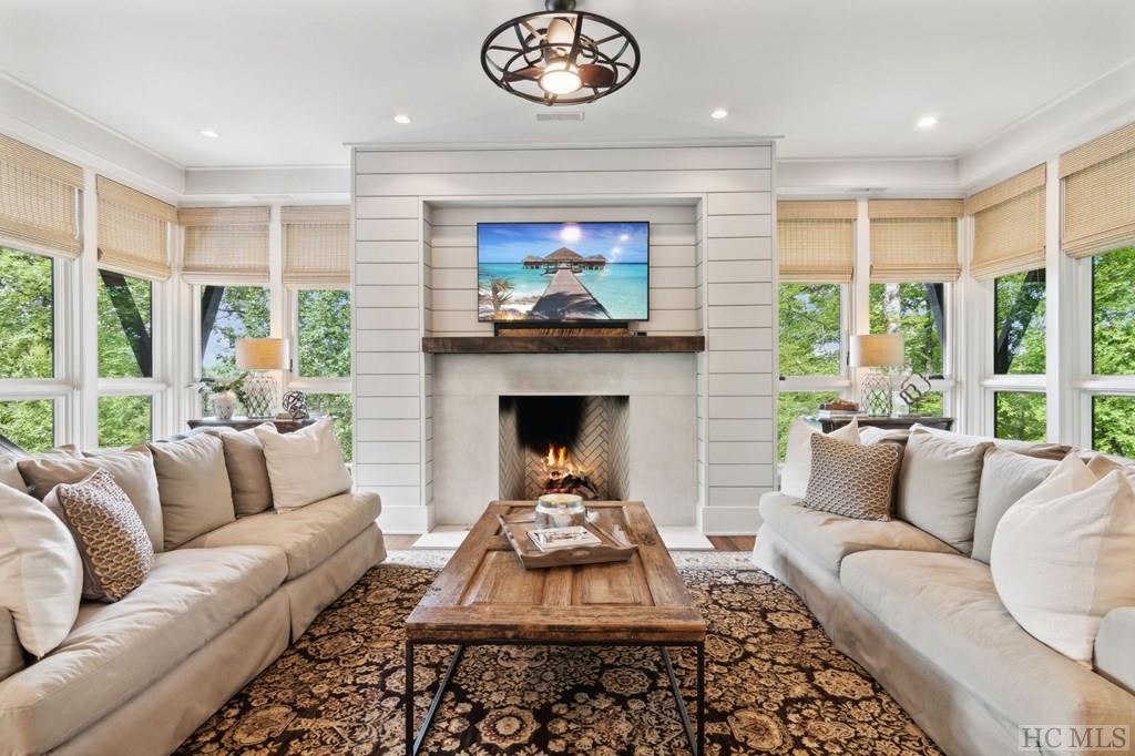 339 Moorewood Road