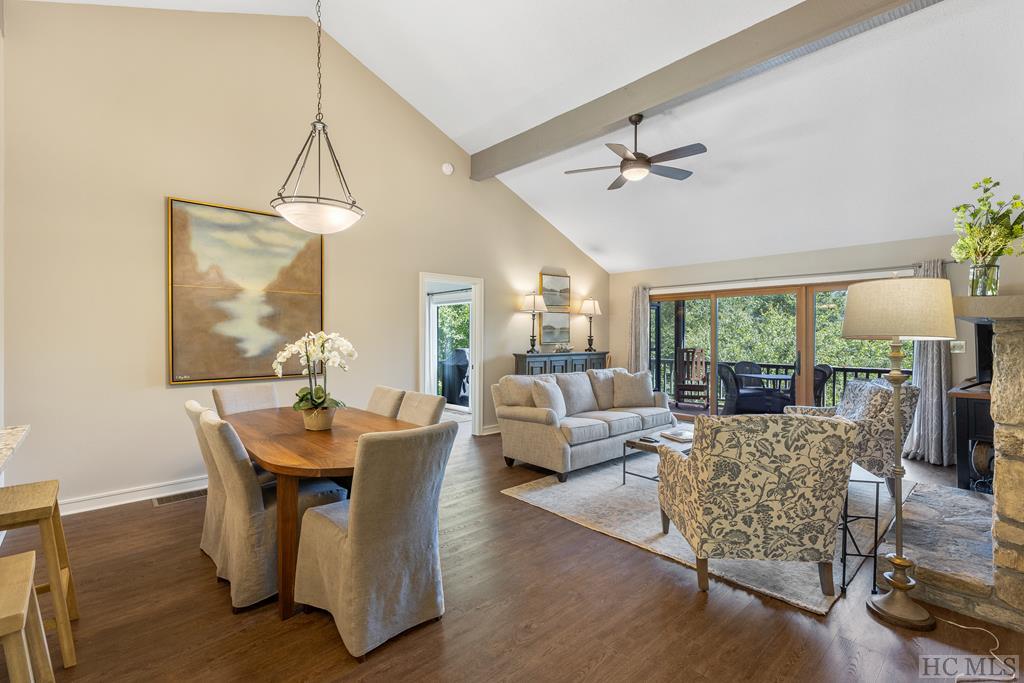 80 Ridge Lake Circle