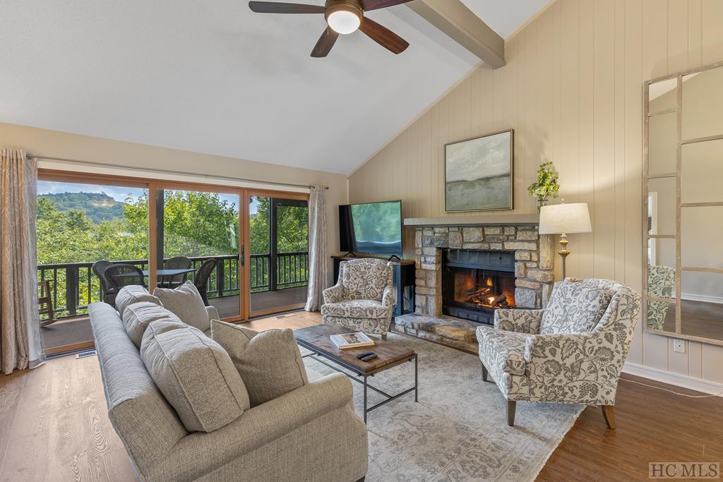 80 Ridge Lake Circle