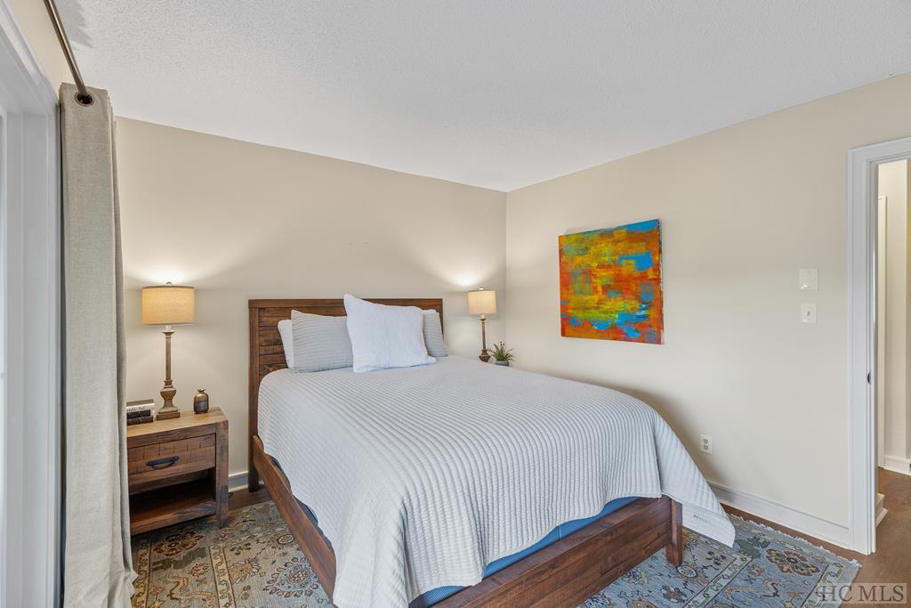 80 Ridge Lake Circle