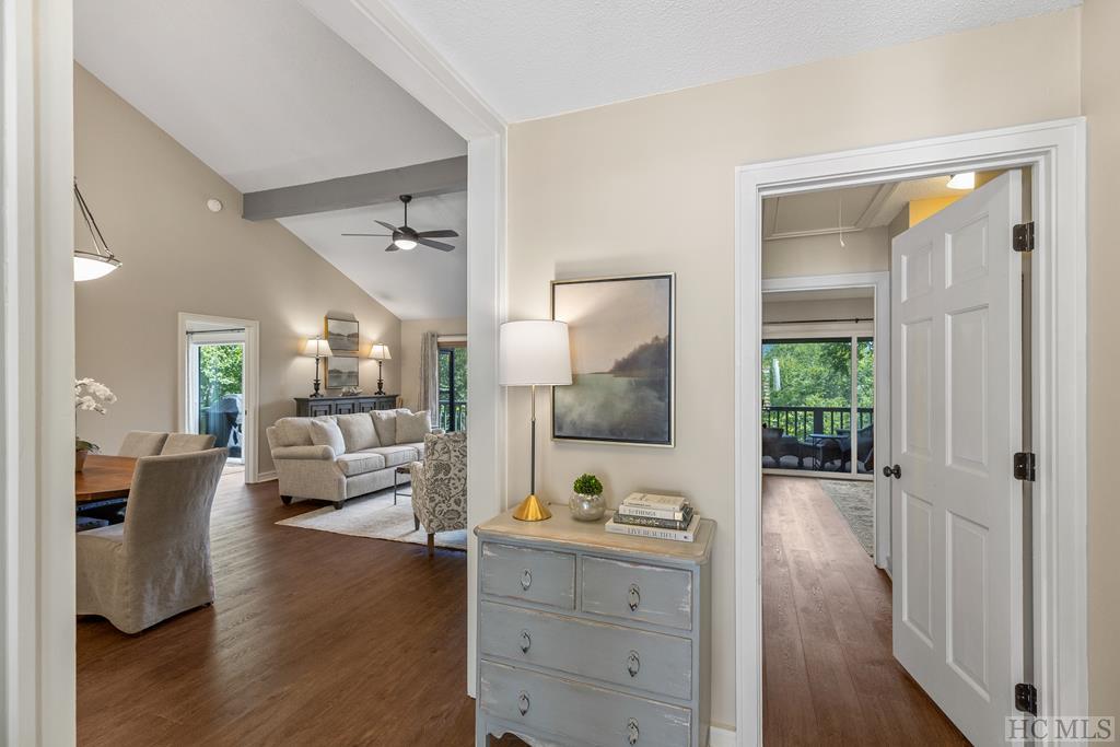 80 Ridge Lake Circle