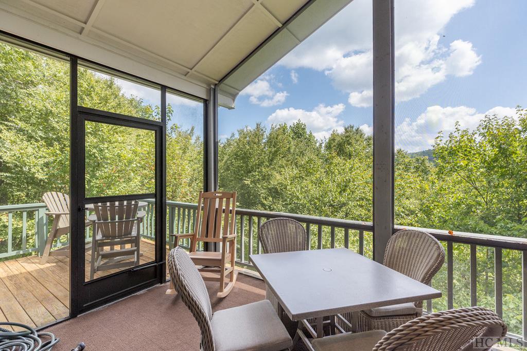 80 Ridge Lake Circle