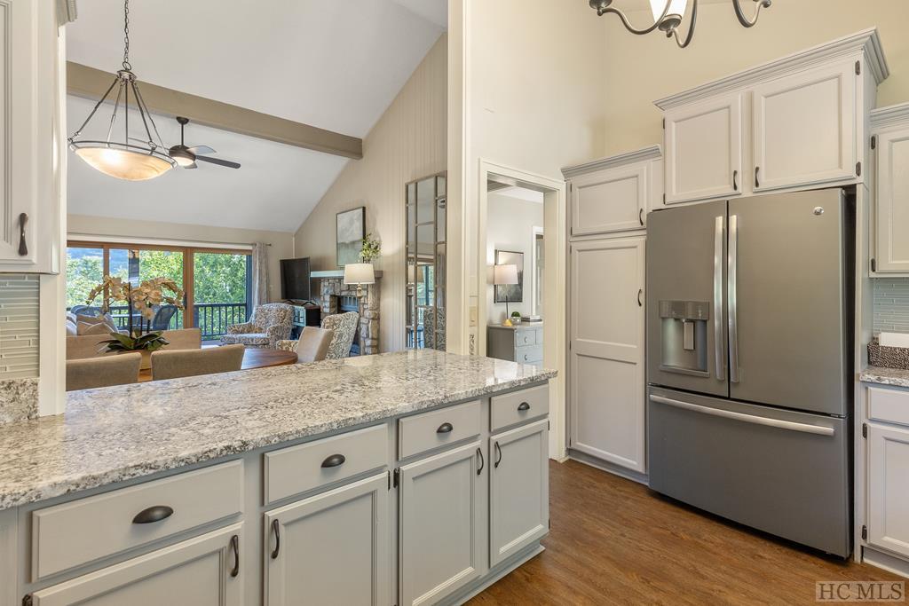 80 Ridge Lake Circle