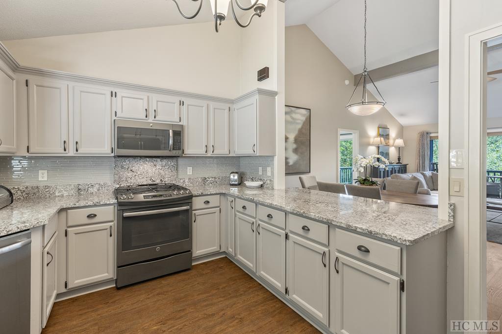 80 Ridge Lake Circle