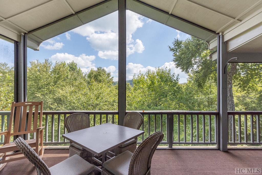 80 Ridge Lake Circle