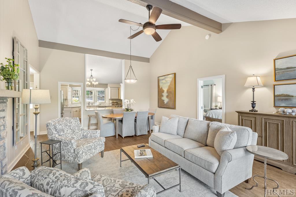 80 Ridge Lake Circle