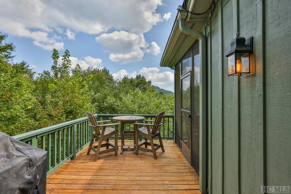 80 Ridge Lake Circle