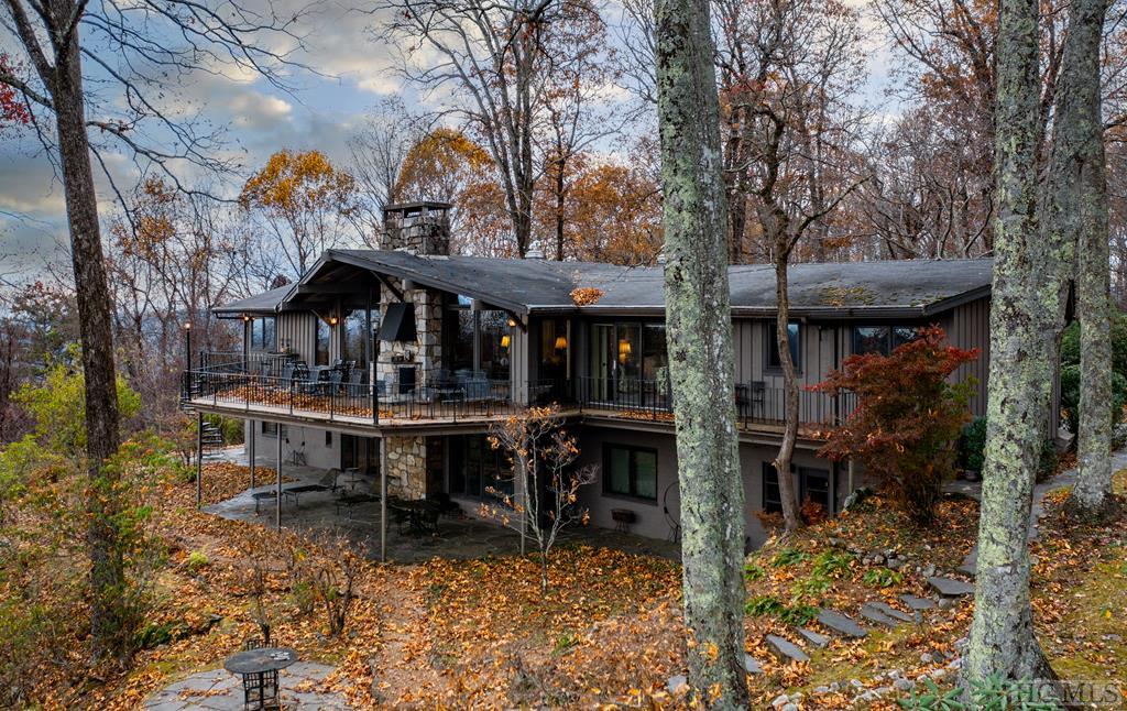 611 Queen Mountain Road
