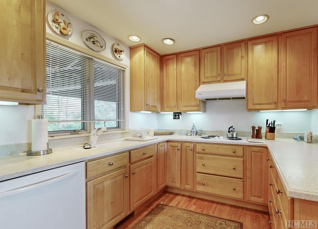 611 Queen Mountain Road