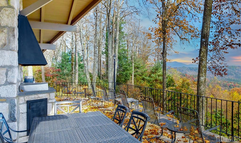 611 Queen Mountain Road