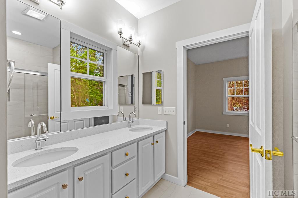 31 Chestnut Hill Rd.