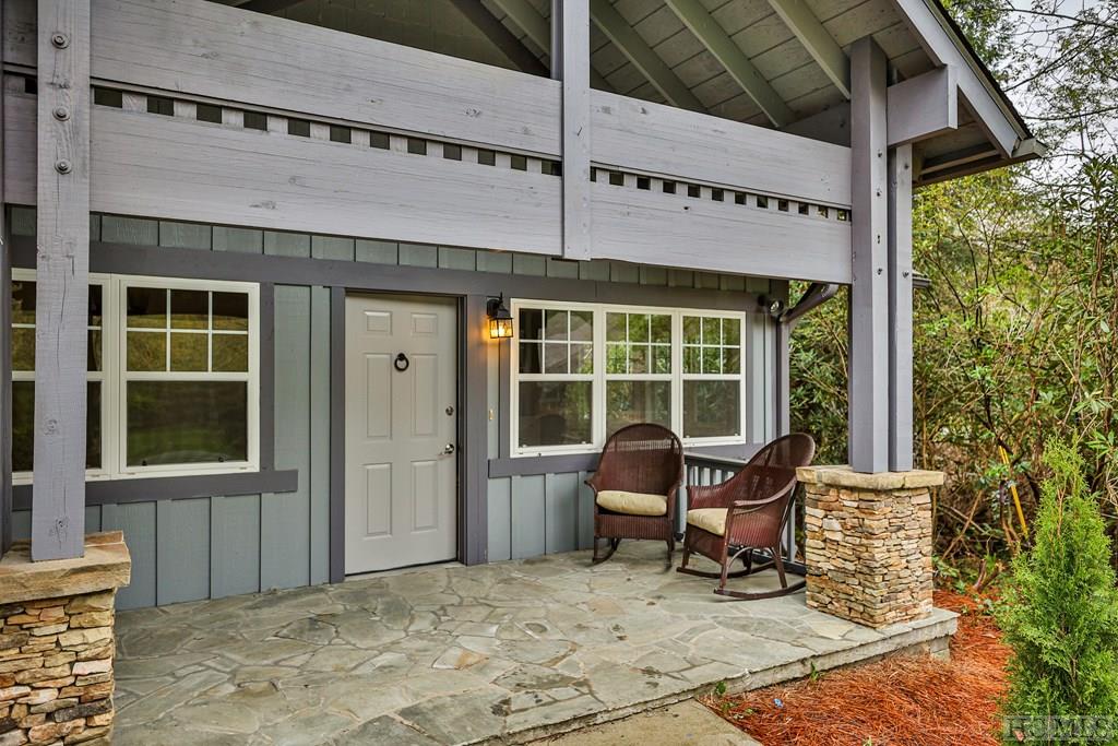 31 Chestnut Hill Rd.