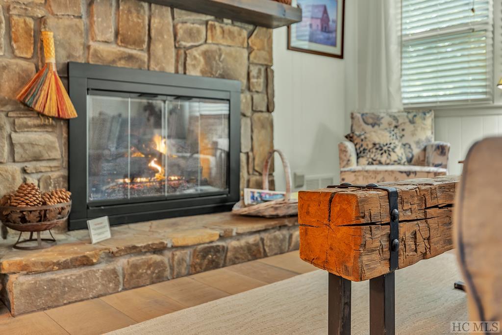 80 East Wingina Place