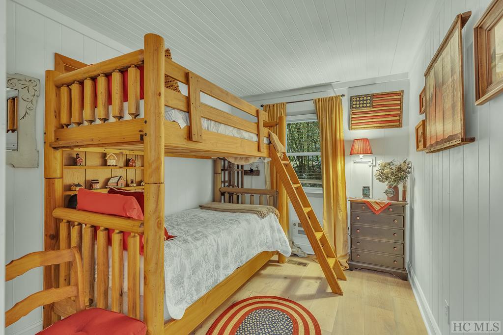 80 East Wingina Place