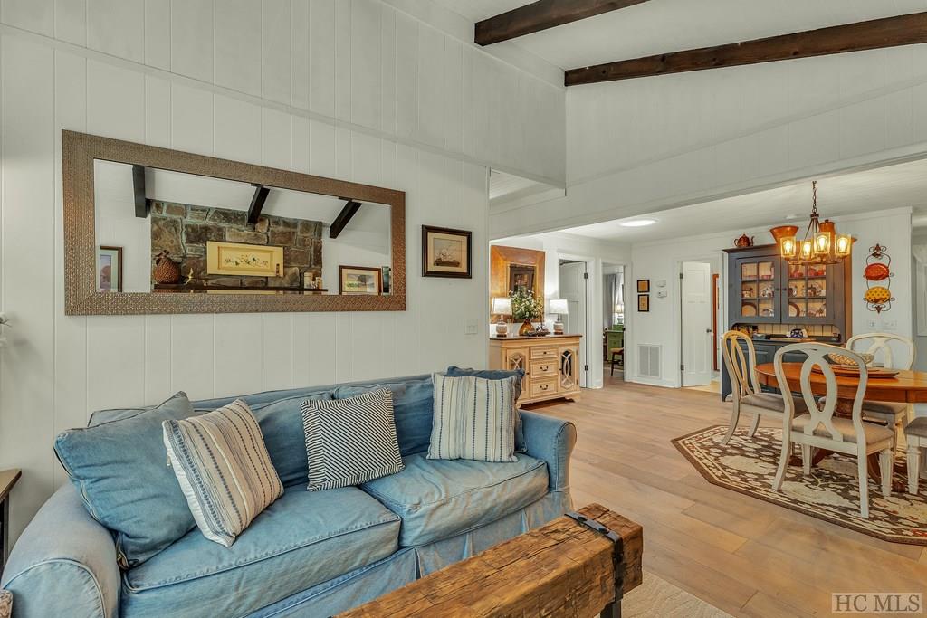 80 East Wingina Place