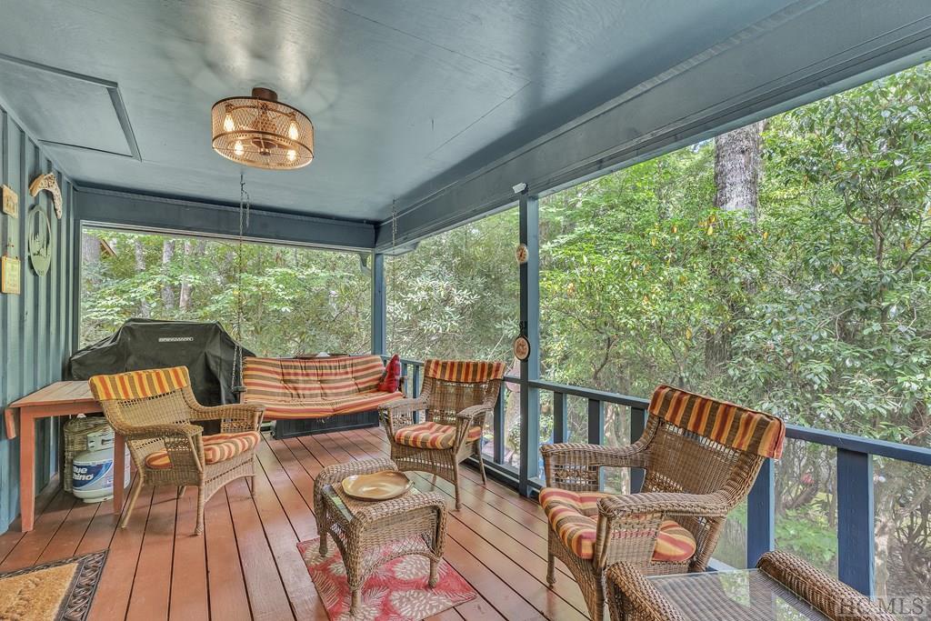 80 East Wingina Place