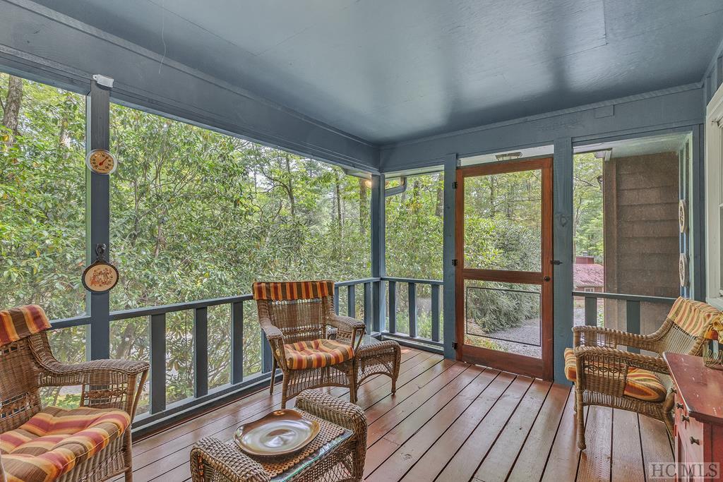 80 East Wingina Place