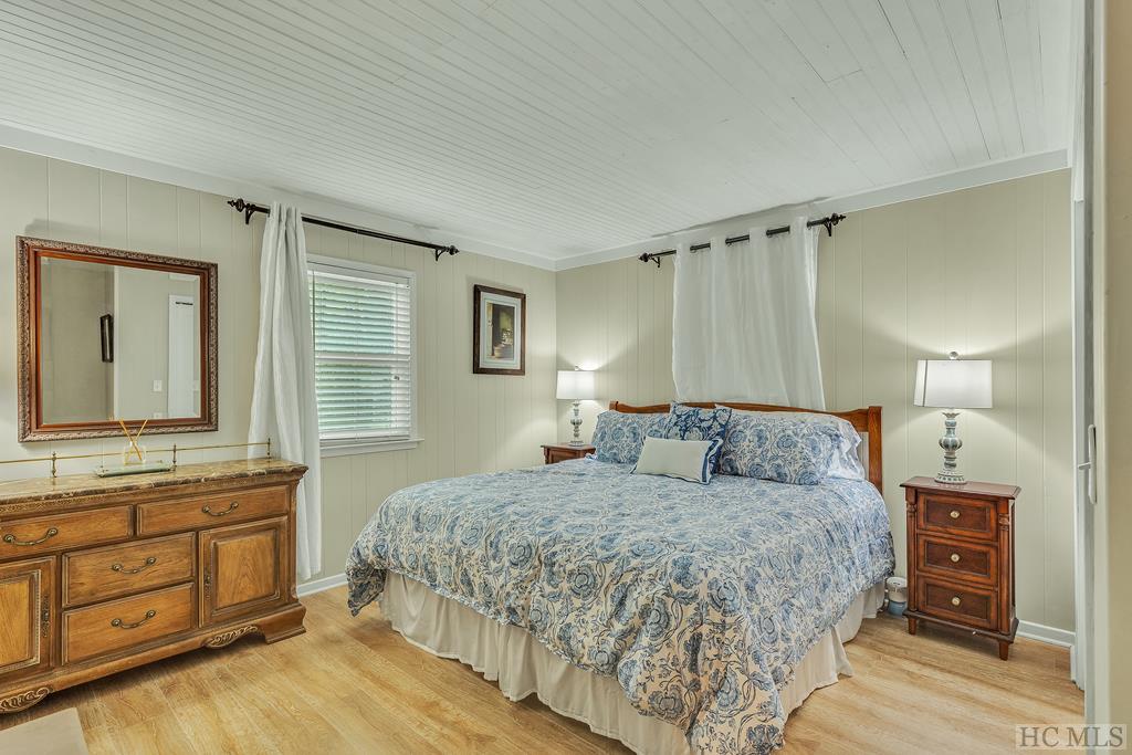 80 East Wingina Place