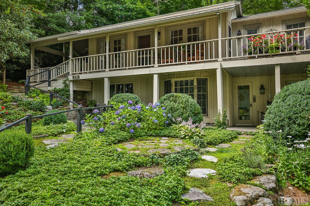 25 Martha's Lane