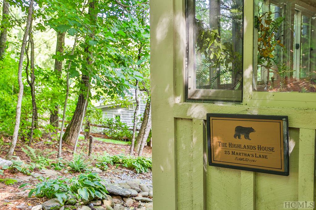 25 Martha's Lane