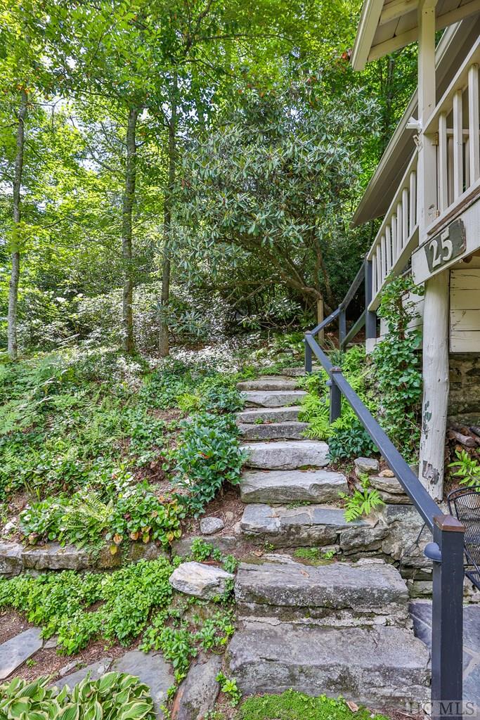 25 Martha's Lane