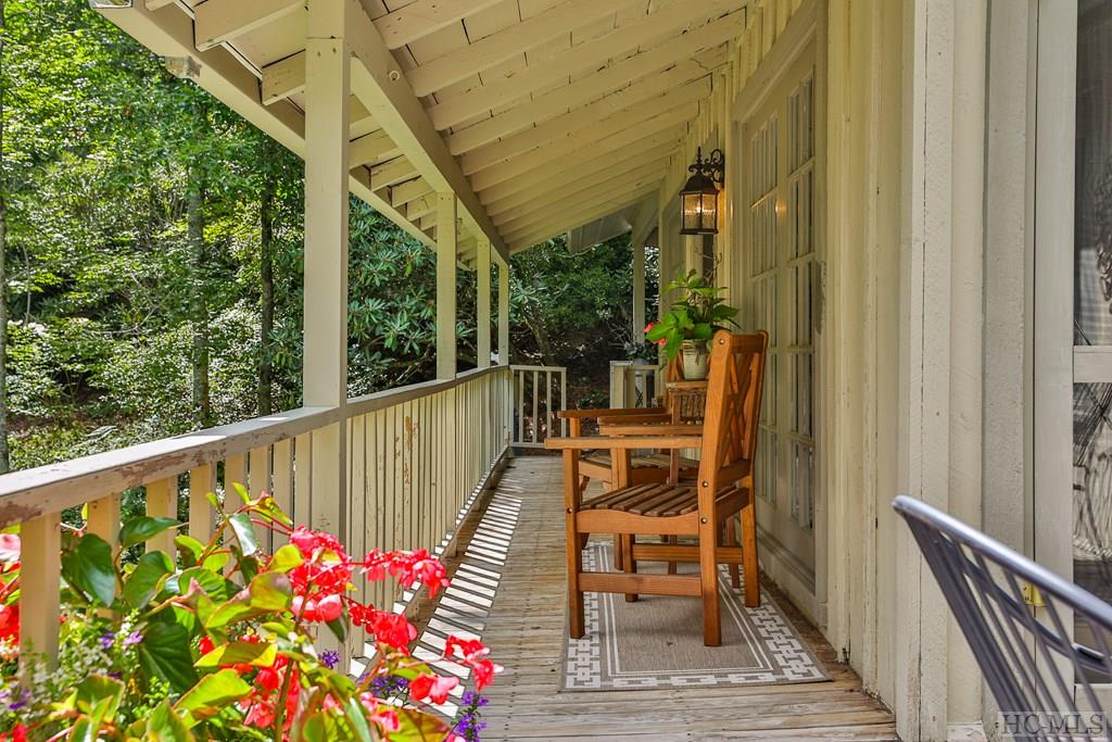 25 Martha's Lane