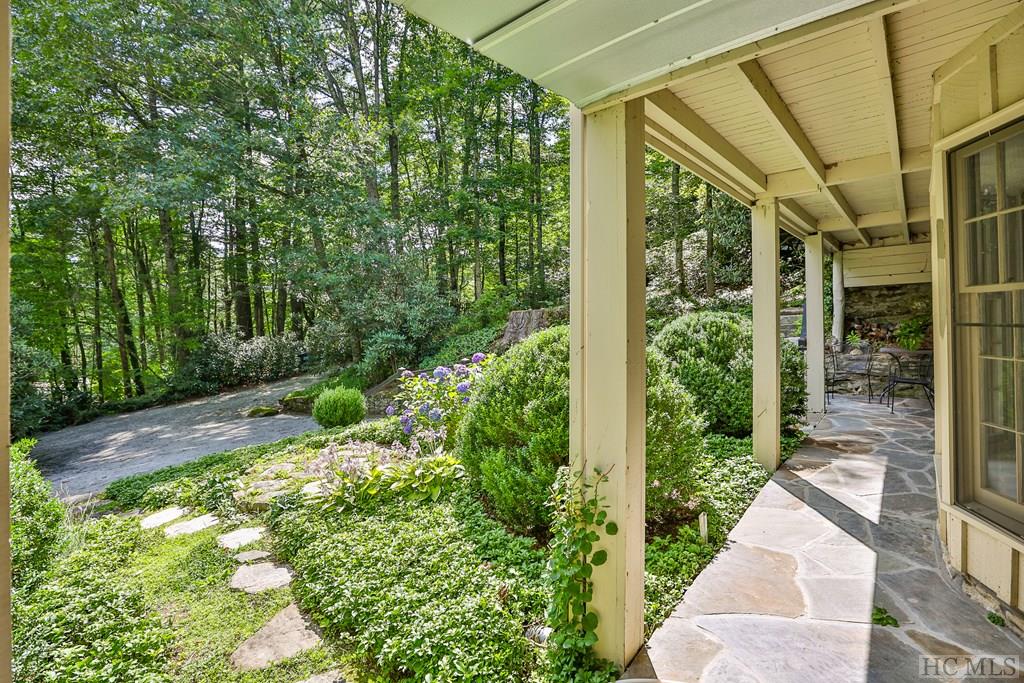25 Martha's Lane