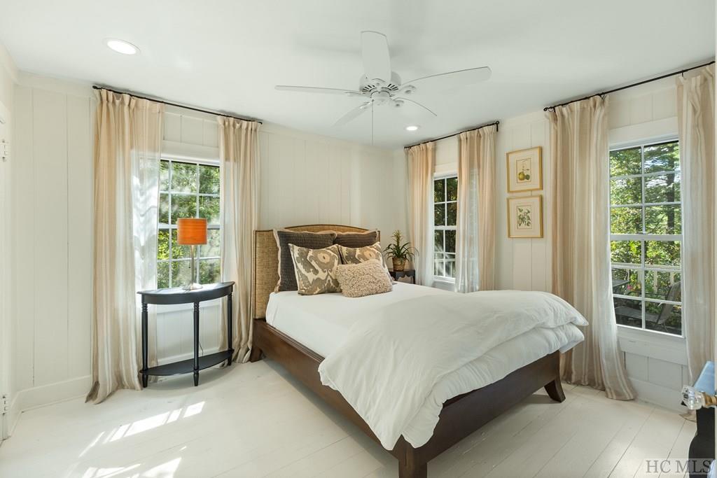 25 Martha's Lane