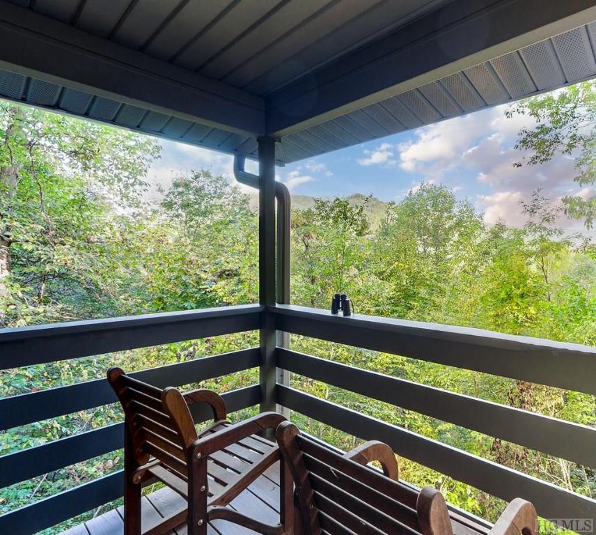 353 Vistawilla Drive