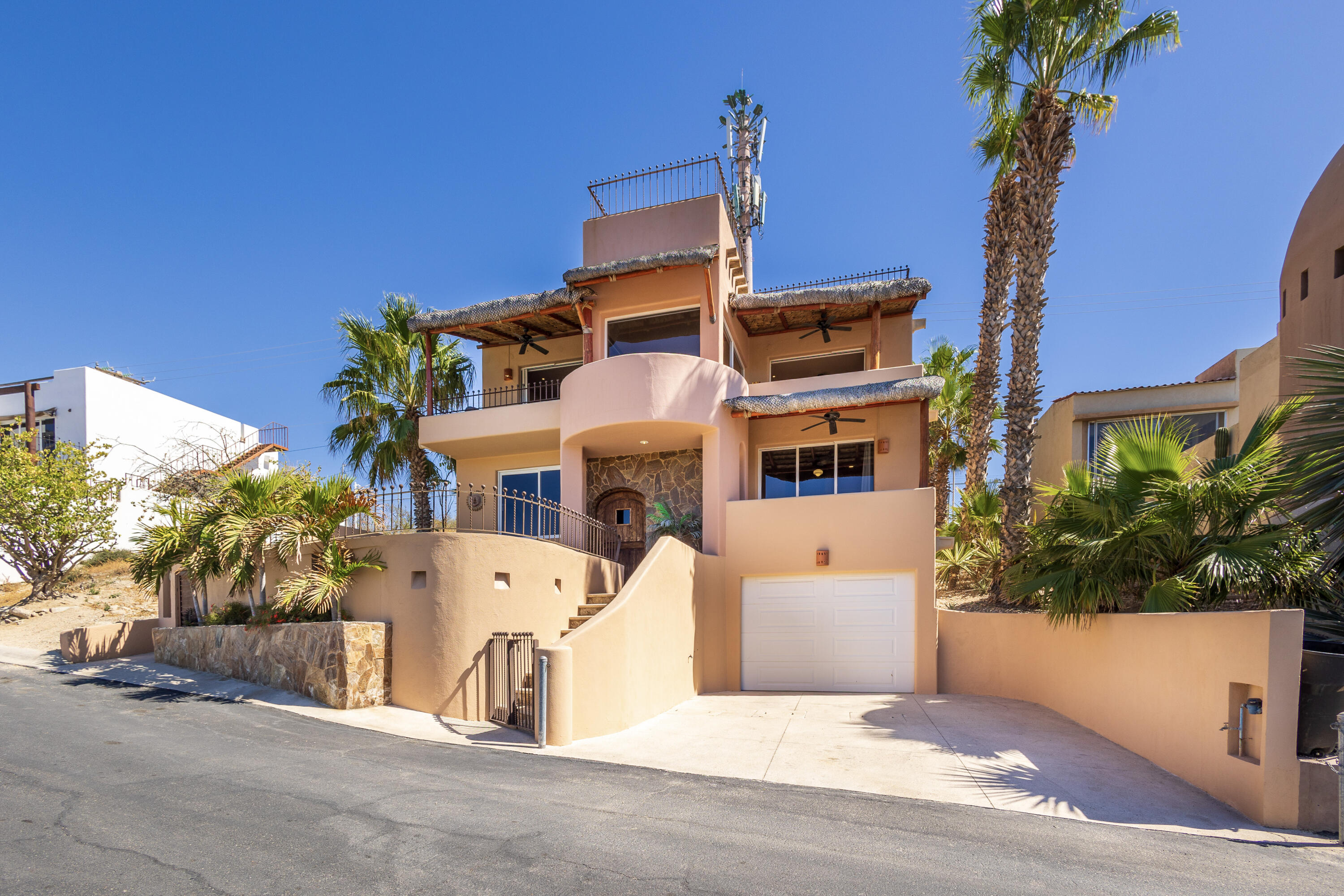 17 Paseo de Los Cabos, Casa Connie