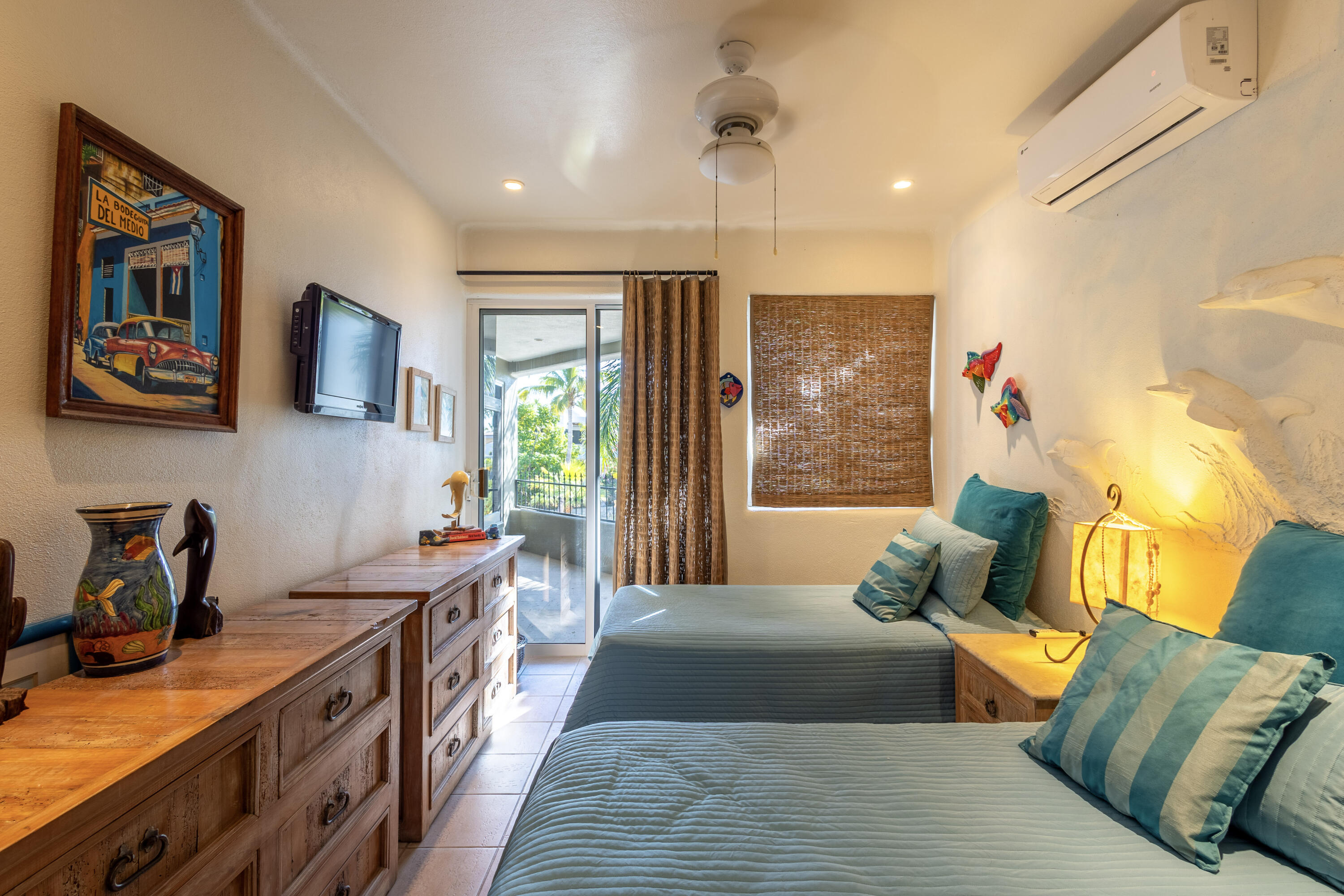 49K Santa Carmela, Casa Caniche