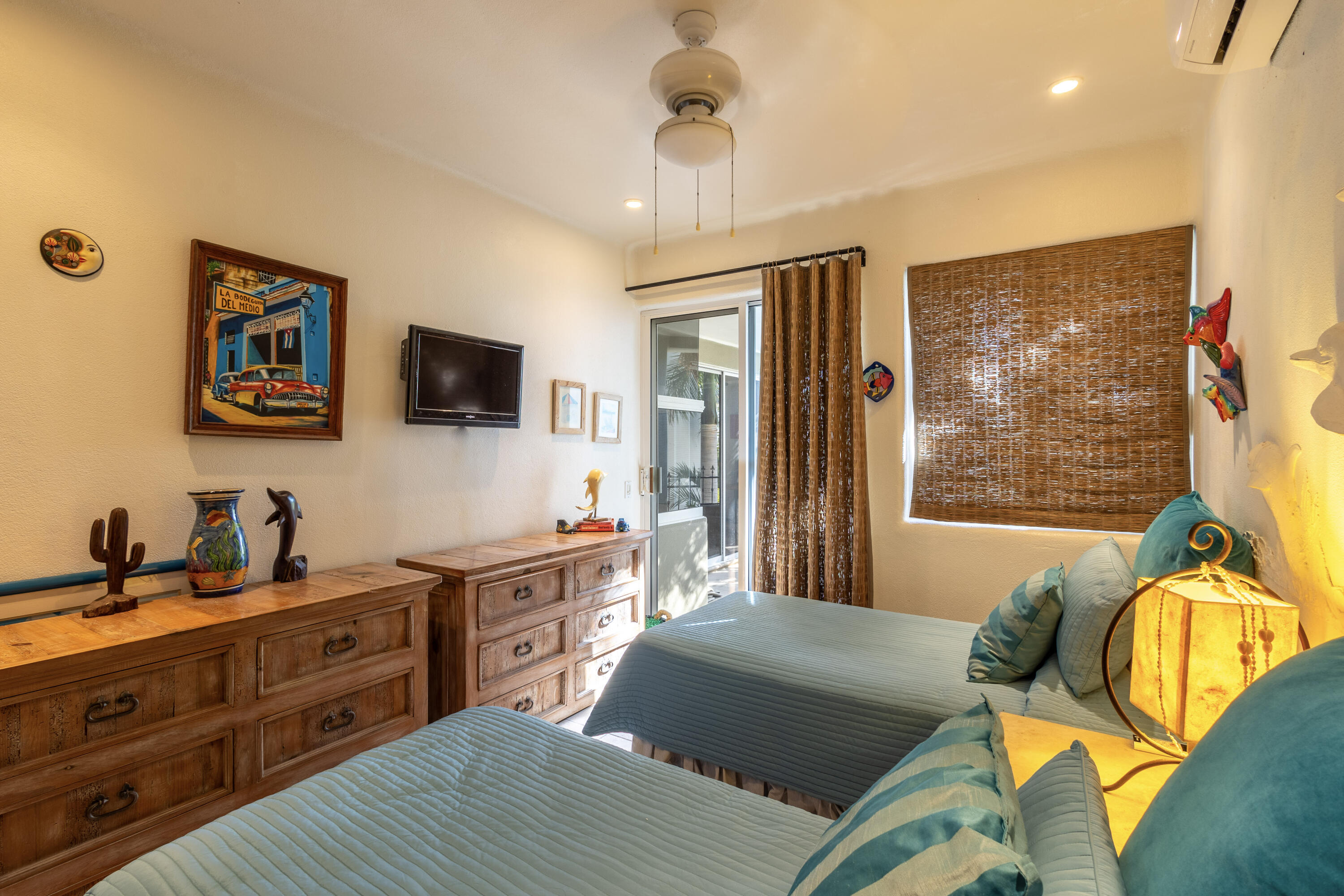 49K Santa Carmela, Casa Caniche