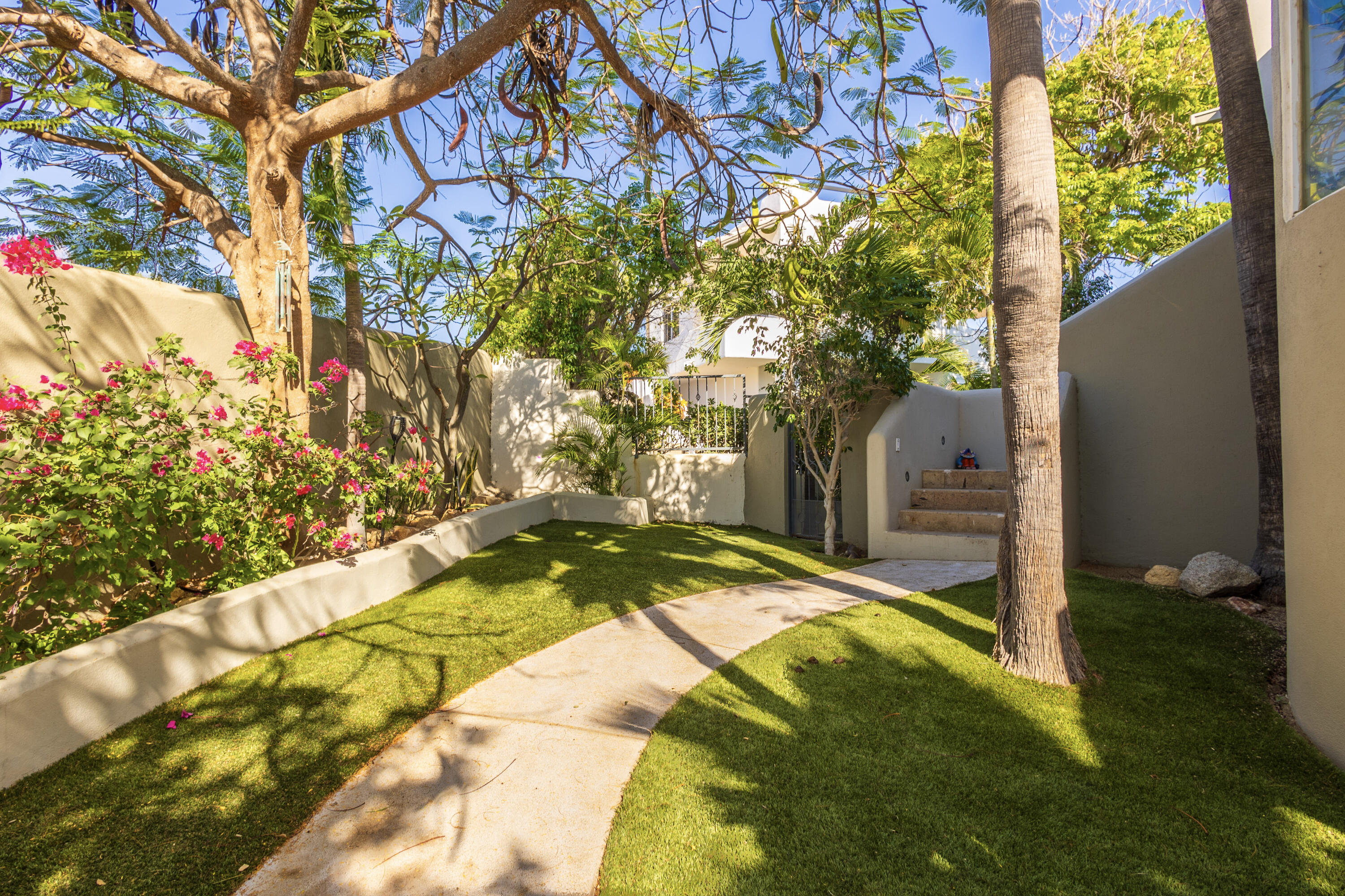 49K Santa Carmela, Casa Caniche