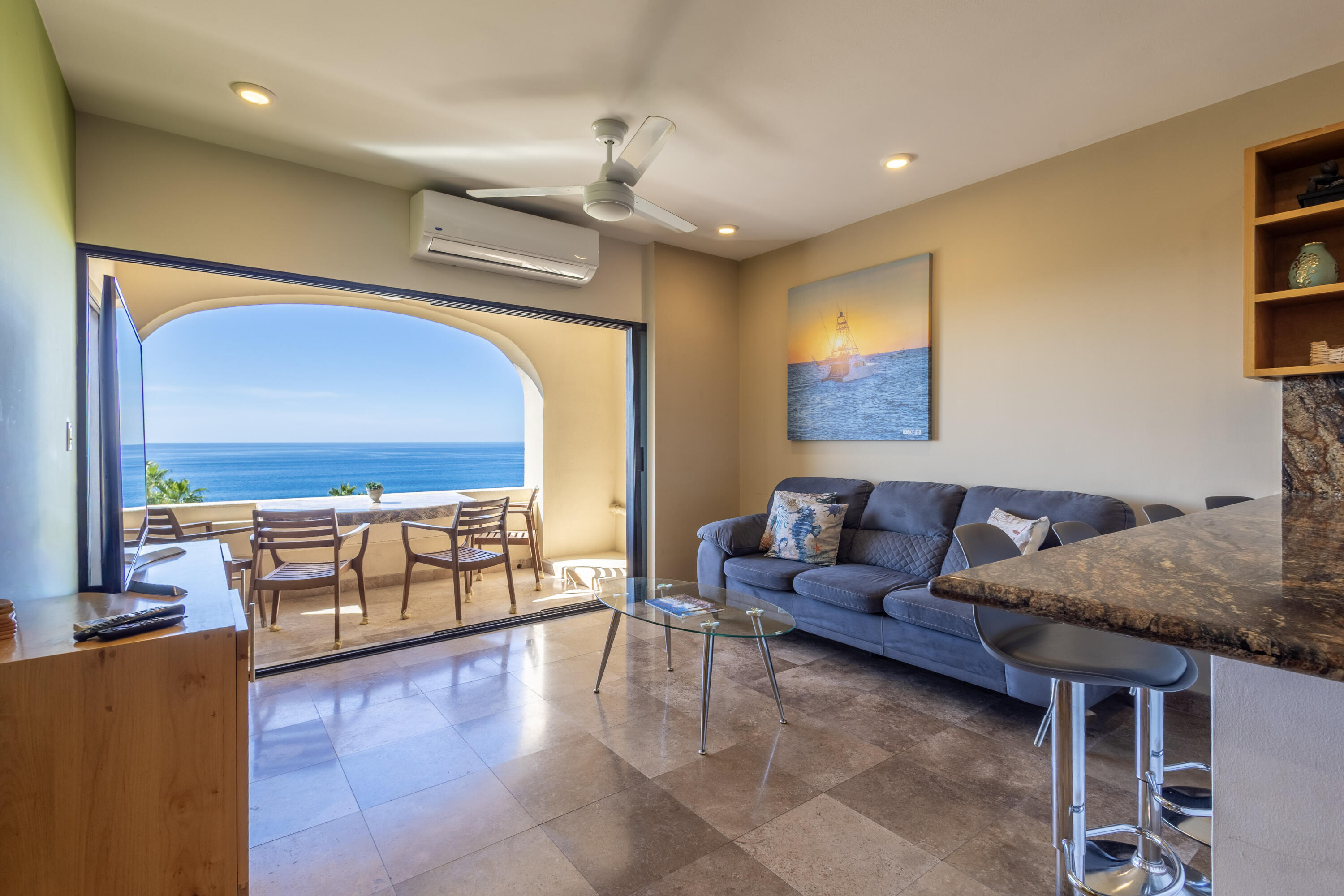 Plaza Calafia, Cabo Corridor